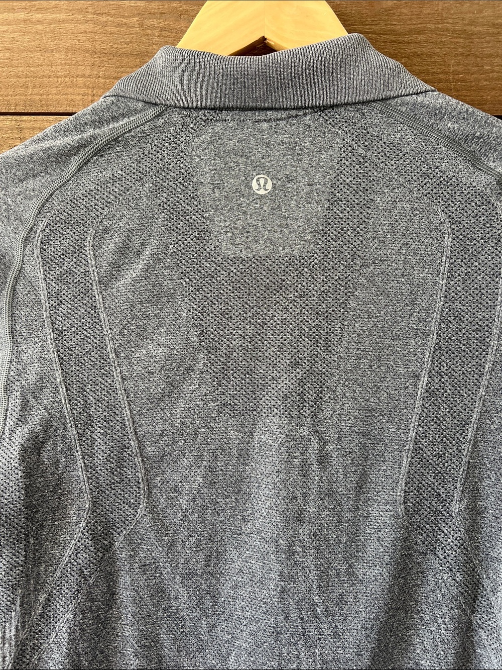 Lululemon Athletica Men's Metal Vent Tech Polo Shirt in Gray Size Small - Picture 5 of 7